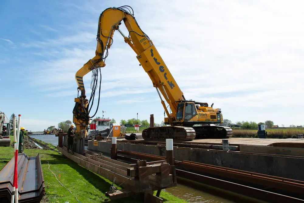 Sterk Spezialtiefbau – Technikken – Vibrattionsrammung Sterk Spezialtiefbau – Technikken – Vibrattionsrammung