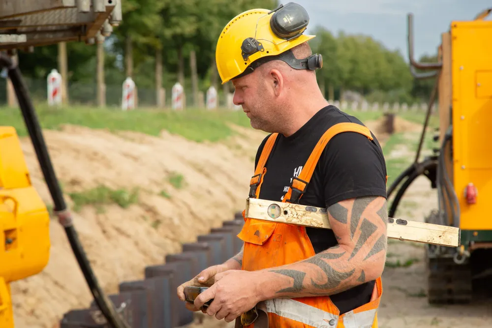 Sterk Spezialtiefbau – Techniken – Arbeiten an Land und im Wasser 1 (1) Sterk Spezialtiefbau – Techniken – Arbeiten an Land und im Wasser 1 (1)