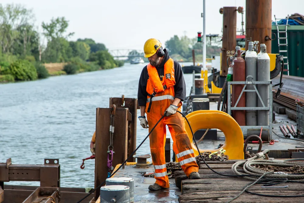 Sterk Spezialtiefbau – Techniken – Arbeiten an Land und im Wasser 2 Sterk Spezialtiefbau – Techniken – Arbeiten an Land und im Wasser 2