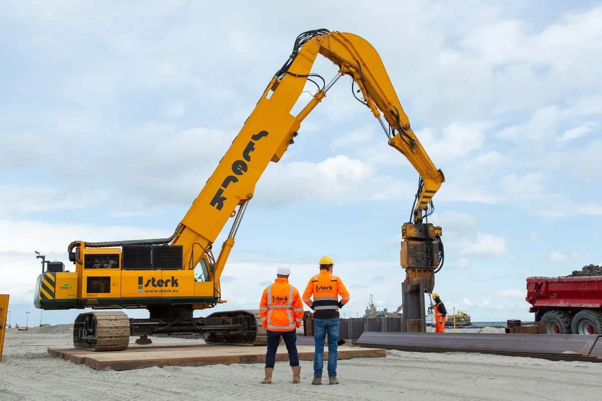 Sterk Spezialtiefbau -Techniken – vibrationsrammung Sterk Spezialtiefbau -Techniken – vibrationsrammung